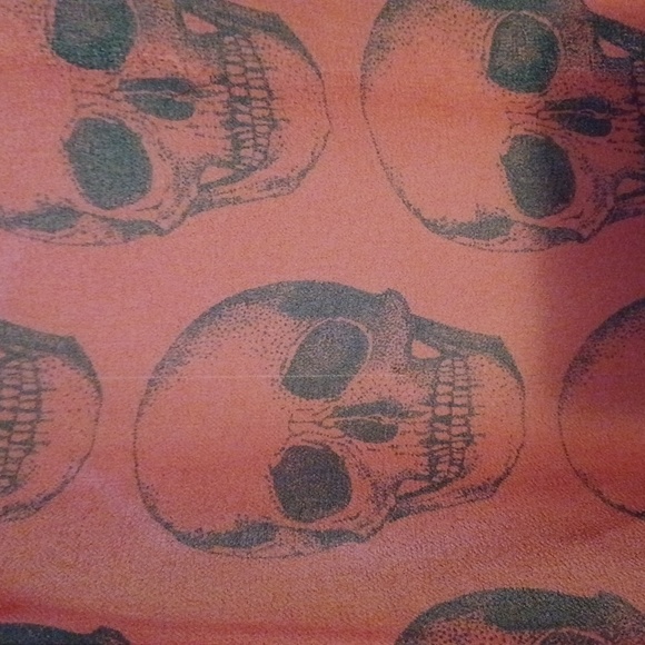 Torrid skull top - Picture 2 of 6